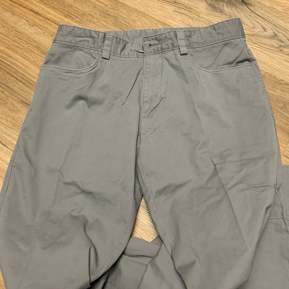 Calvin Klein - Picture 4 of 5